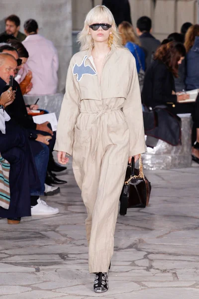 Look 8
